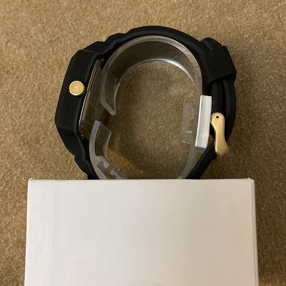 Watch - Picture 2 of 6